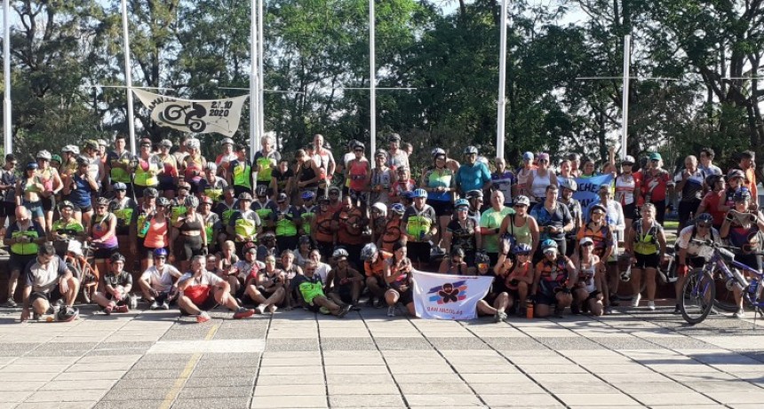 Cicloturismo: La alegría y emoción fue mas fuerte que la tierra y el calor