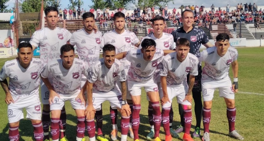 Defensores perdió 1 a 0 con Douglas, pero todavía depende de sí mismo