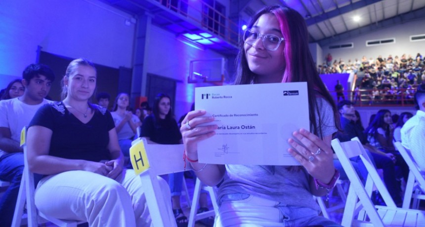  Celebración de la excelencia académica: anunciaron los beneficiarios de las becas secundarias Roberto Rocca