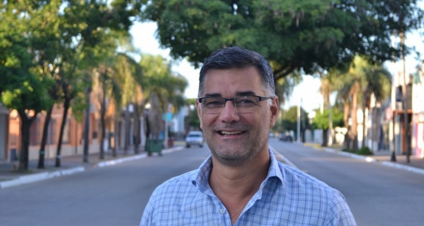 El intendente Gustavo Perie  votó en la Escuela Técnica de Villa Ramallo