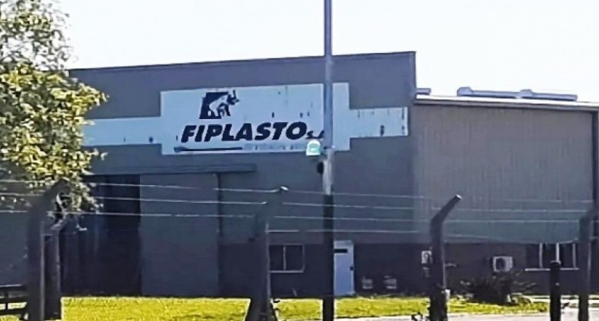 Fiplasto en crisis: El gremio del Papel alertó sobre posibles despidos en Ramallo