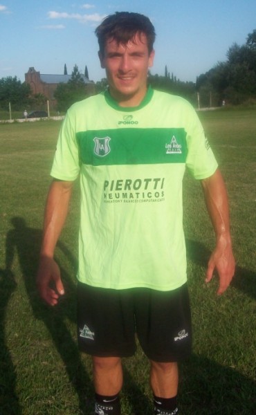 Los Andes derrotó a Conesa y sigue cerca