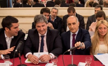 El ministro Gigante presentó en la Legislatura el presupuesto 2018 para Infraestructura