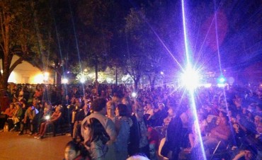 Una multitud disfrutó de la fiesta de la empanada