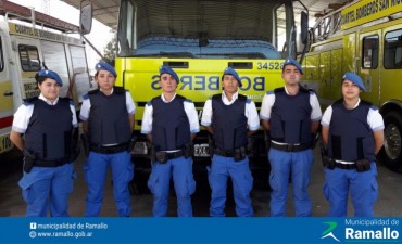 Se Entregaron los Chalecos Antibalas a La Policía Local