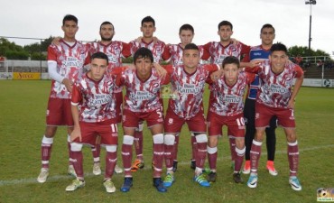 Defensores goleó a Regatas y jugará la final del Clausura con Social