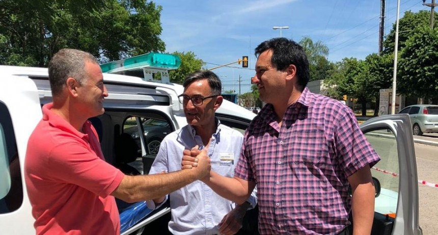 Intendente Poletti 'cuando realizamos obras de cordón cuneta, de asfalto, extendido de la red de agua potable, de cloacas, también le mejoramos la calidad de vida al vecino'