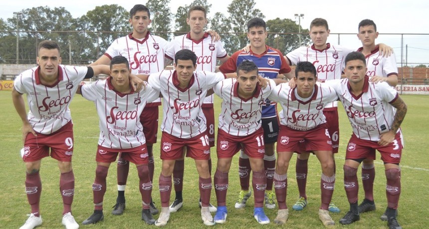Defensores goleó y se metió en la liguilla