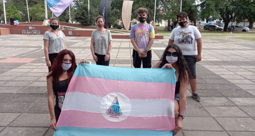 Se realizó la primera marcha del orgullo