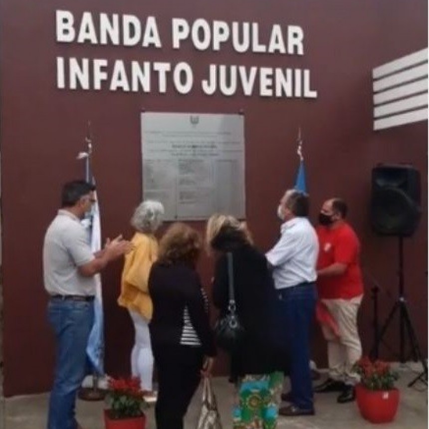 Se descubrió la placa en homenaje a Rogelio Di Pasqua