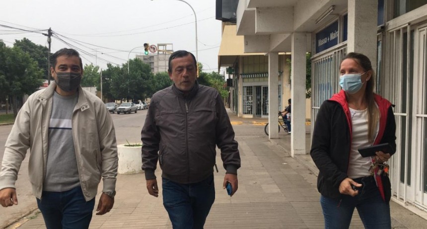 Recorrida y dialogo con los vecinos de los candidatos del Frente de Todos