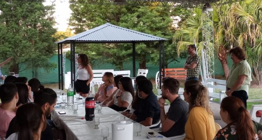 La directora de la tecnicatura universitaria en química visitó Ramallo 