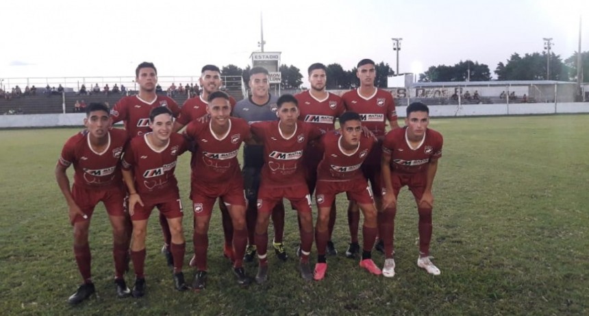 Defensores goleó a Belgrano con buen juego y contundencia 