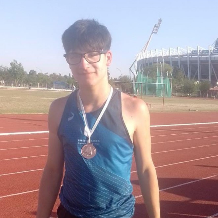 Tiago Mansilla Medalla de Bronce en el Nacional de Atletismo 