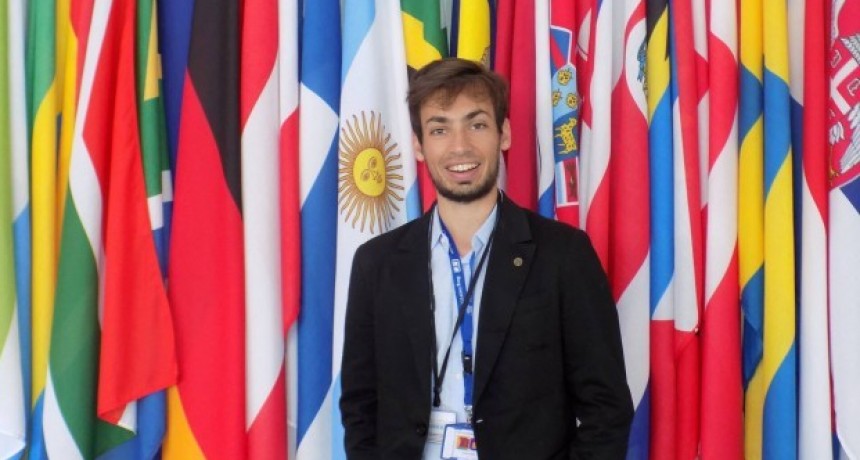 Elogio de la inexperiencia: 1985, la democracia joven y los dolores que nos quedan