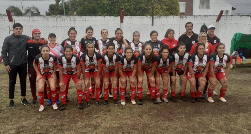 Fútbol Femenino: Matienzo goleó a Regatas y jugará la final con La Emilia 