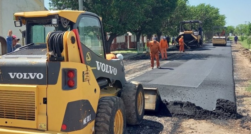 Transformando caminos: asfaltaron el acceso a las escuelas de Villa General Savio