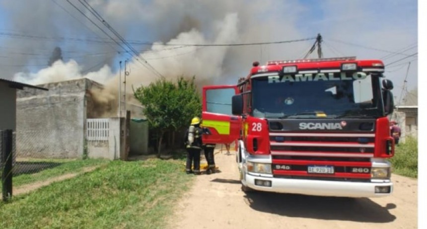 Un incendio en calle Iribas 1400 dejó pérdidas totales