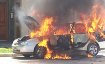 Se incendió un automóvil en Villa Ramallo