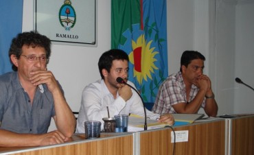 El contador Hernán Vázquez presentó el proyecto de emergencia económica ante los concejales