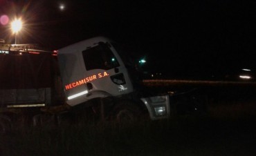 Chocan dos camiones en la ruta 9