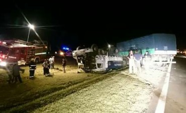 Chocaron dos camiones en la ruta 9