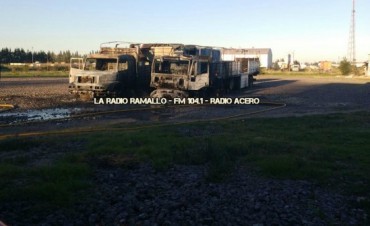 Se incendiaron dos camiones mientras los choferes dormían