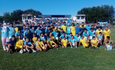 Social festejó el título y homenajeo a los campeones del 99