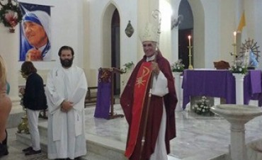 El padre Luis Ortiz  fue presentado en la parroquia San Francisco Javier