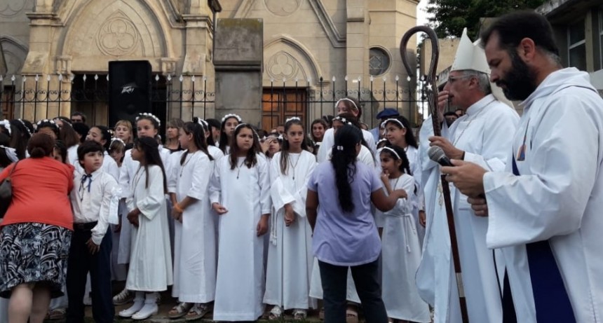 El obispo anunció que cambian los sacerdotes en la parroquia San Francisco Javier