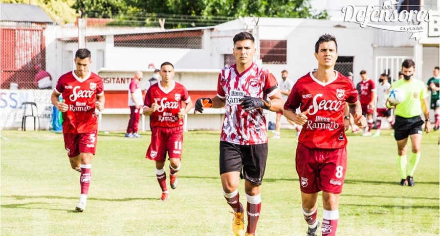 Dura derrota de los granates en el debut