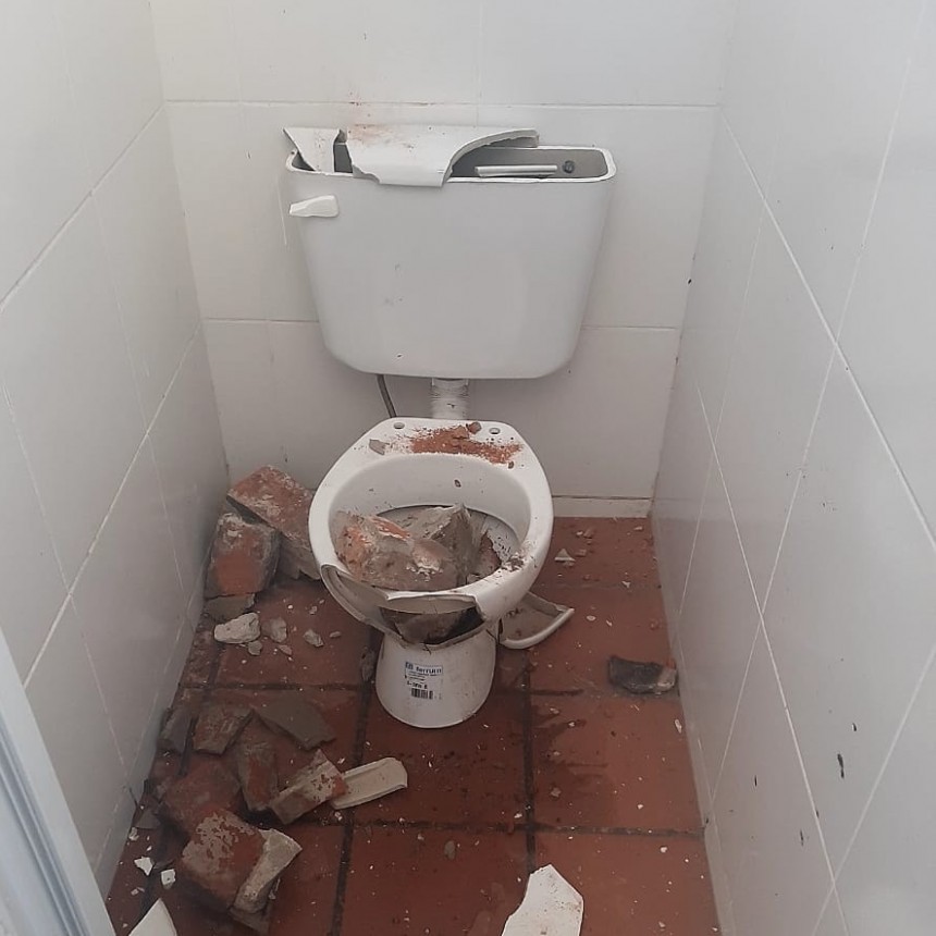 Vandalismo: Destruyen sanitarios y parte de la instalaciones del camping de la Unión Obrera Metalúrgica