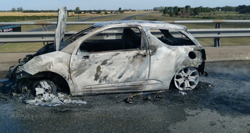   Se incendió un auto en ruta 9