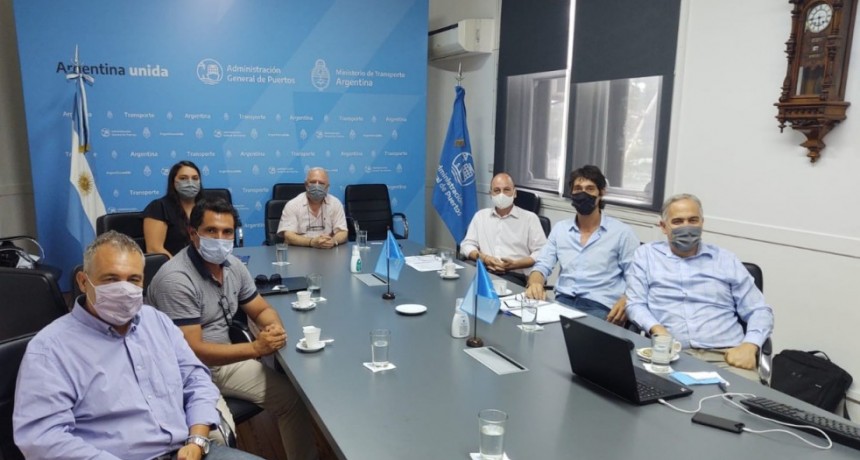 Funcionarios municipales se reunieron por el dragado frente a la costa del río Paraná