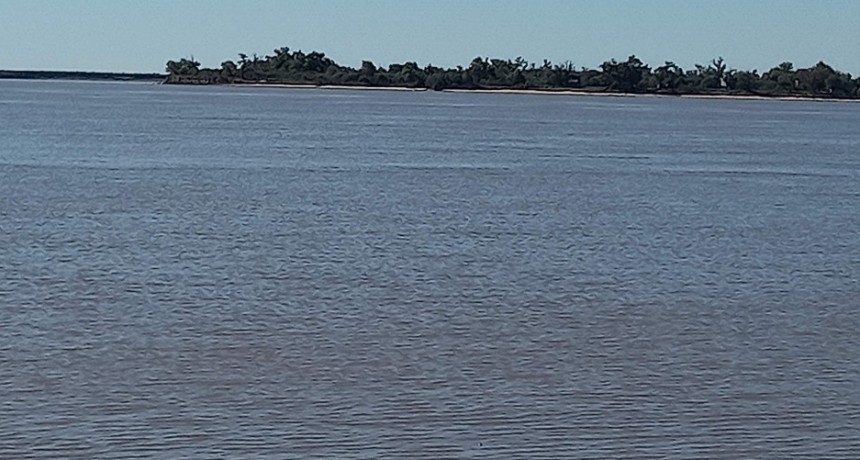Habilitan para bañarse en el río Paraná