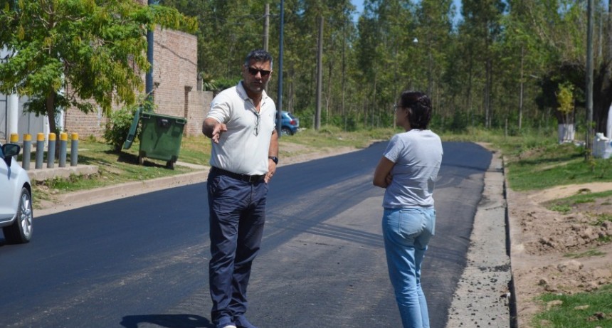 El Intendente Perie finaliza su mandato con la obra de cordón cuneta y asfalto en el barrio Defensores de Victoria
