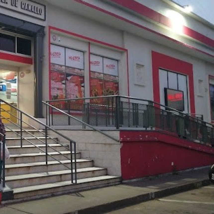 Roban en Mucoop de Villa Ramallo: sustrajeron 8 botellas de vodka y se dieron a la fuga