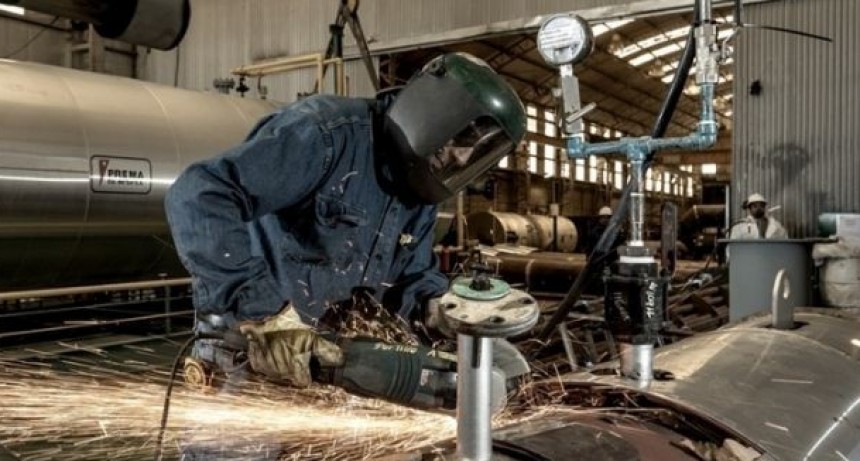 El empleo resiste, pero crece la fragilidad laboral en la regi&oacute;n