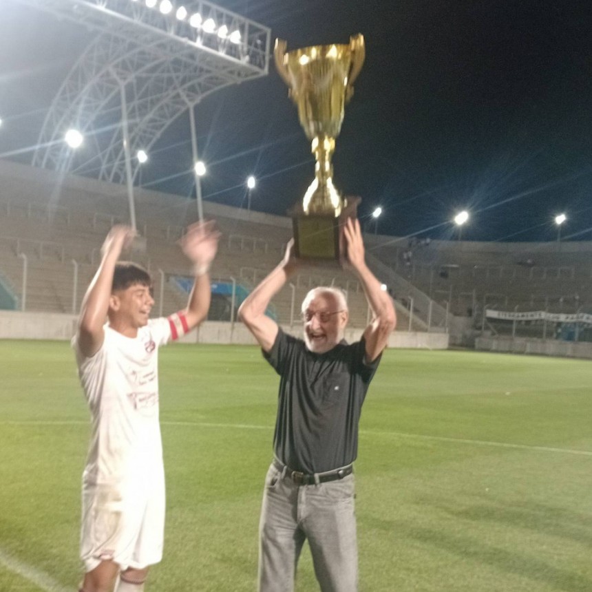 De la plaza al título que lleva su nombre: la emoción de Héctor Storti tras la conquista granate