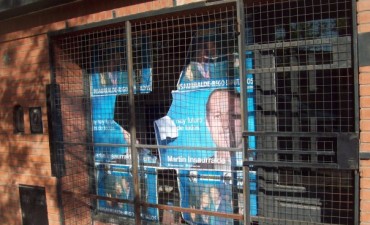 Destrozaron el frente de la agrupación “17 de Octubre” 