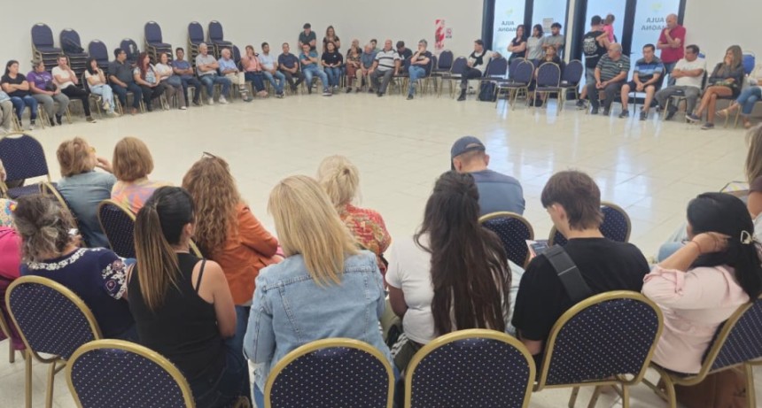 Vecinos aportaron propuestas para la renovaci&oacute;n de la plaza "Jos&eacute; Mar&iacute;a Bustos"