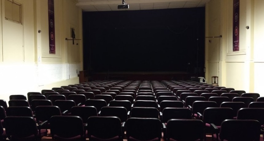 Cierra el cine del Auditorio Libertador y crece la preocupaci&oacute;n por la ca&iacute;da de salas en el interior